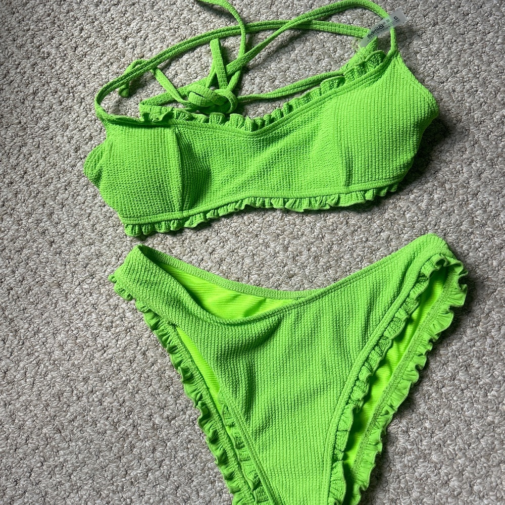 Samoil  green ruffle bikini